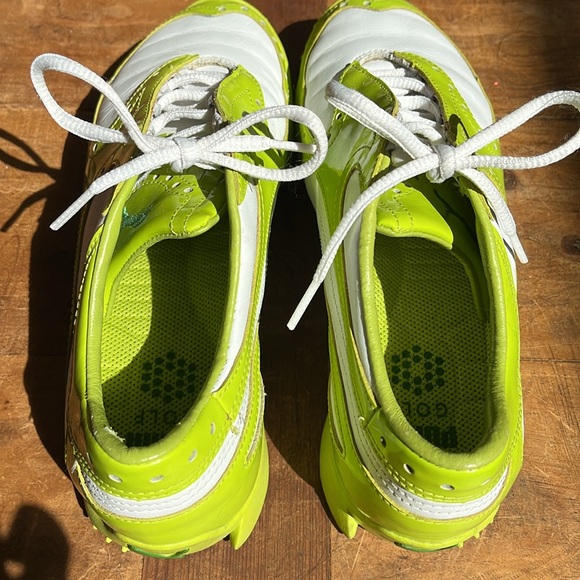 PUMA asymmetrical gold shoes. Sz7 lime green and white. - Picture 4 of 6